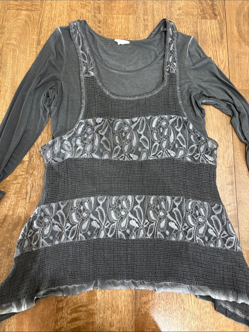 Fleur De Lis layered gray top. Lace Size S/M. Lagenlook